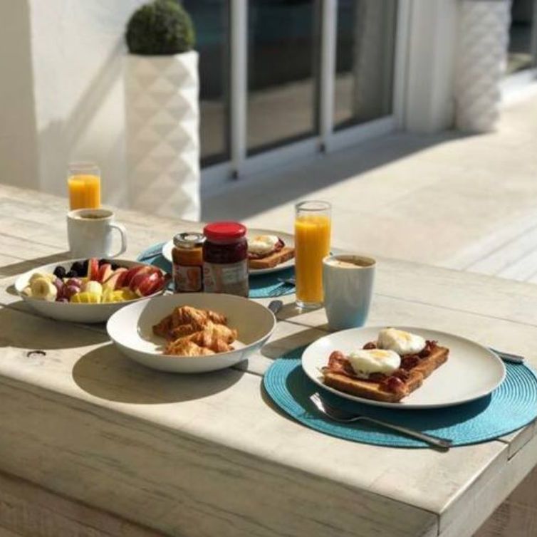 5 bedroom luxury Villa for rent in Estepona, Andalusia - Photo 1