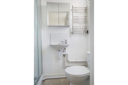 3 bedroom terraced house to rent - Photo 4