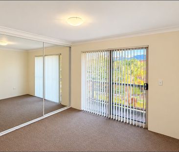 TWO BEDROOM UNIT WITH RIVERSIDE VIEWS ! - Photo 4