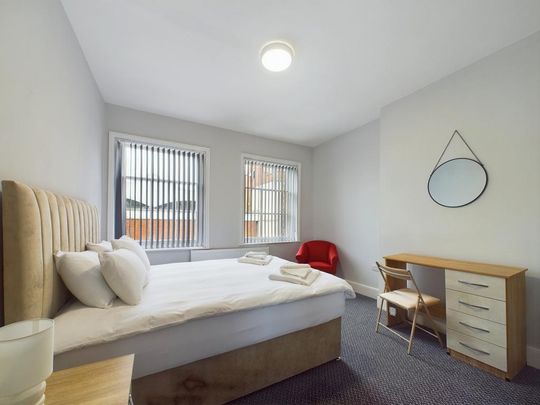 1 bedroom in a house share to rent - Photo 1