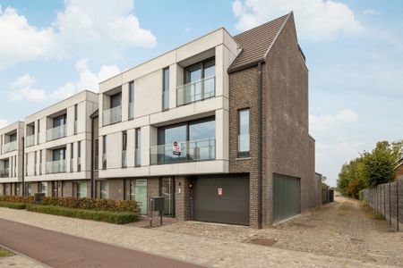 Appartement (2017) met 2 slpk, terras, lift en 2 parkeerplaatsen - Photo 2