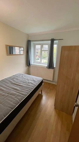 Room in a Shared House, Arabian House, E1 - Photo 4
