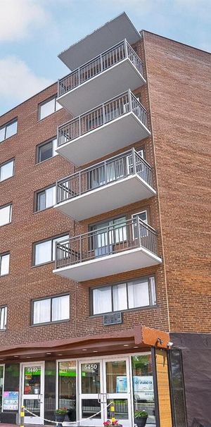 1 Bedroom 1 Bathroom - 5450 Chemin Queen-Mary, Montréal - Photo 1