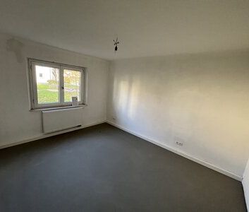Wohnen im Grünen – sanierte 3-ZW mit kleinem Balkon - Foto 1