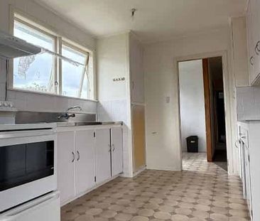 Conveniently Located 3 Bedroom Home in Papakura - Photo 3