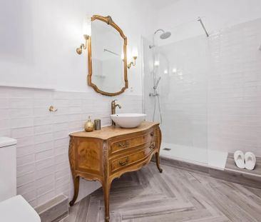 Carrer de la Diputació, Barcelona, Catalonia 08011 - Photo 6