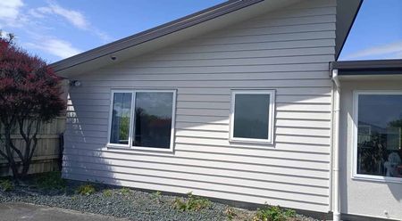 SINGLE ROOM WITH ENSUITE IN A SHARED HOUSE - Photo 2