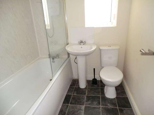 Ensuite Rooms By The Train Station, CV1 - Photo 1