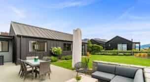 Large and pet-friendly! - Photo 2