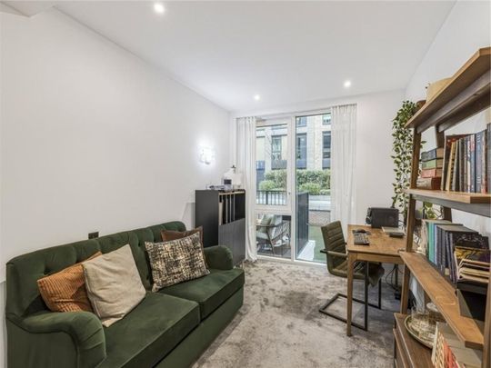 2 Bed Flat, Westwood Building, SW6 - Photo 1