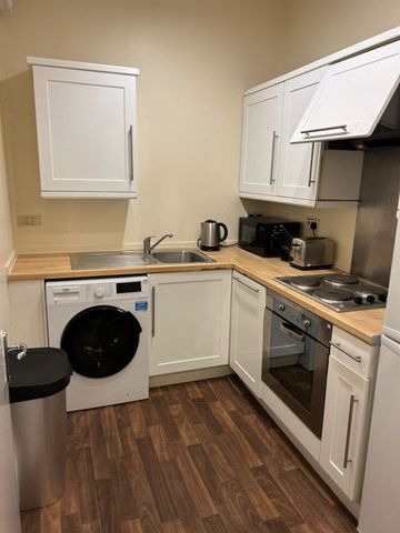 3 bedroom apartment to rent - Photo 2