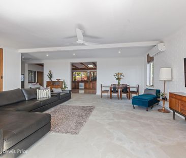Coastal Luxury with Breathtaking Ocean Views from Every Angle - Photo 5