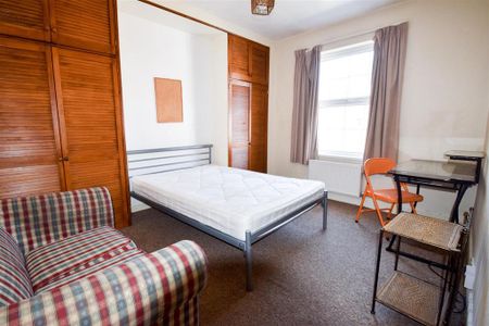 4 bedroom house to rent - Photo 2