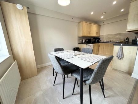 403 College Court Central, Belfast, BT1 6BF - Photo 2