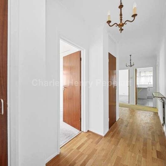 Holden Road, Woodside, N12 - Photo 1