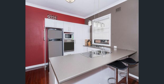 Modern Family Home - Photo 1