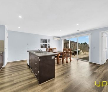 Comfortable Family Living in a Convenient Cranbourne Location - Photo 3