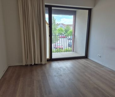 Appartement met 1 slaapkamer en terras. - Photo 3