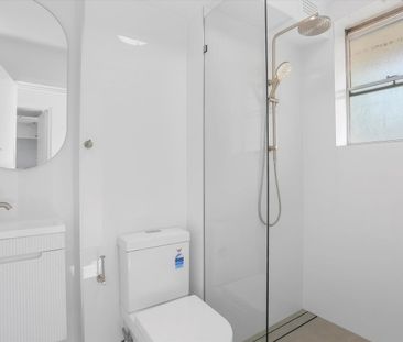 Well-Maintained Unit in Convenient Annandale Location - Photo 3