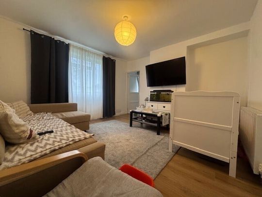 Badenham Grove, Bristol - Photo 1