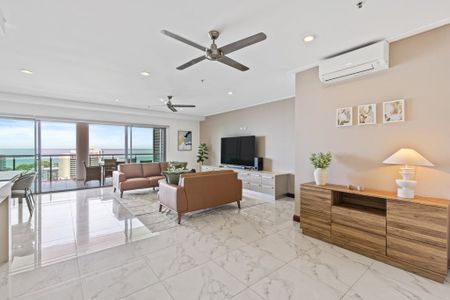 EXECUTIVE FURNISHED PENTHOUSE - Photo 2