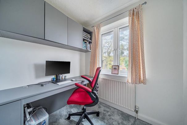 4 bedroom semi-detached house to rent - Photo 1