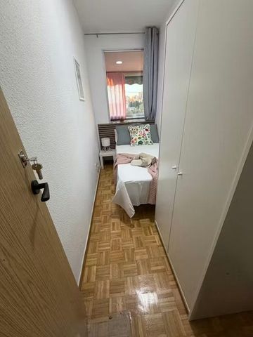 Calle de la Codorniz, Madrid, Community of Madrid 28047 - Photo 2