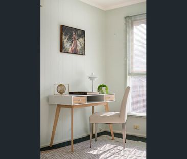 Spacious Family Home in Prime Croydon Location - Photo 4