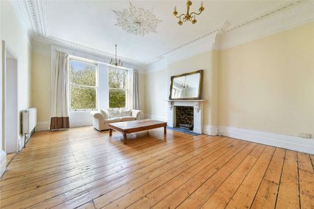 Simply stunning 1 double bedroom hall floor apartment on this prestigious road. - Photo 2