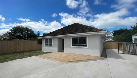 Renovated Tawhero Home - Photo 5