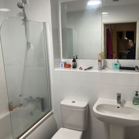 Room in a Shared House, Boulevard View, BS14 - Photo 3