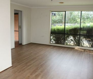 24 Gull Way, Narre Warren South VIC - Photo 2