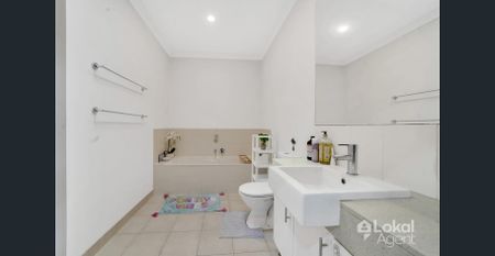 Modern Comfort, Space & Lifestyle Appeal in Prime Epping Location! - Photo 5