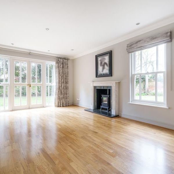 4 bedroom detached house to rent - Photo 1