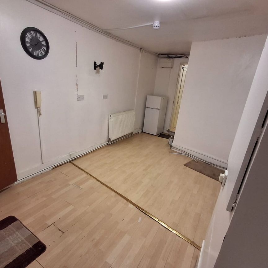 1 Bed Flat, Green Street, E7 - Photo 1