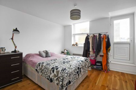 Price £400 pw - Available 27/11/2025 - Furnished - Photo 4