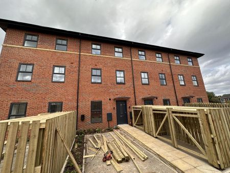 2 bedroom terraced house to rent - Photo 3