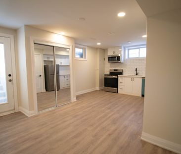 **BEAUTIFULLY RENOVATED LOWER UNIT FOR RENT IN WELLAND!** - Photo 5