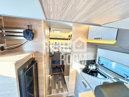 Luxury Motorhome, Cummings Hall Lane, Noak Hill, Romford - Photo 3