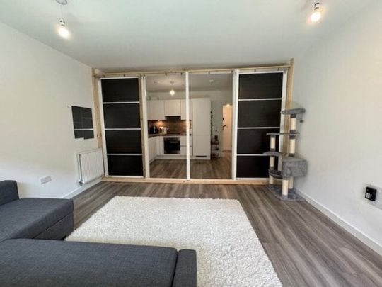 Cornwell House, East Ham E6, Property for rent - Photo 1