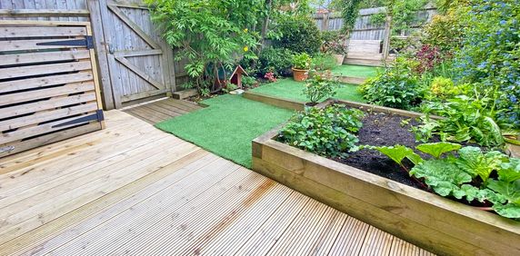 3 bedroom Spacious Three Bedroom House to rent - Photo 2