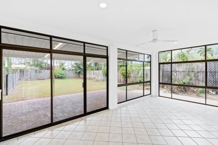 3 BEDROOM + OFFICE WITH POOL - Photo 3