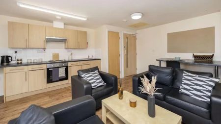 Gold Ensuite - Photo 3