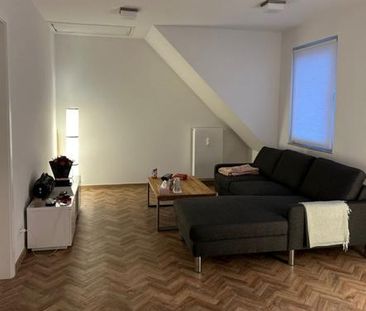 Suche *Dringend* Nachmieter - 2 Zimmer Wohnung mit Einbauküche - Photo 1
