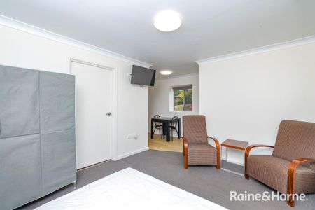 STUDIO APARTMENT IN BROWNING STREET Available 12/1/26 !!! - Photo 2