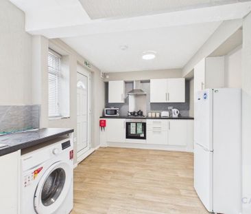 4 bedroom house of multiple occupation to rent - Photo 5