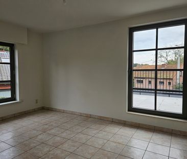 Appartement met 2 slaapkamers, terras en staanplaats - Foto 4