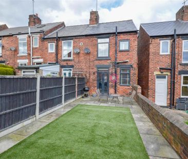 2 bedroom end of terrace house to rent - Photo 2