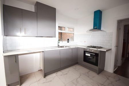 3 bedroom semi-detached house to rent - Photo 3