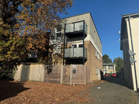 1 Bedroom Flat / Apartment - Millbrook Road East, Southampton - Photo 5